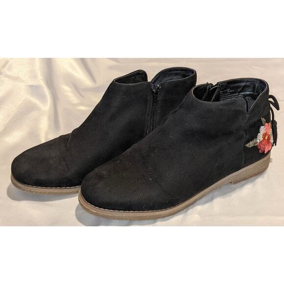 Comfortview The Sienna Women's Vegan Black Suede Embroidered Booties Size 10 W - Picture 2 of 11